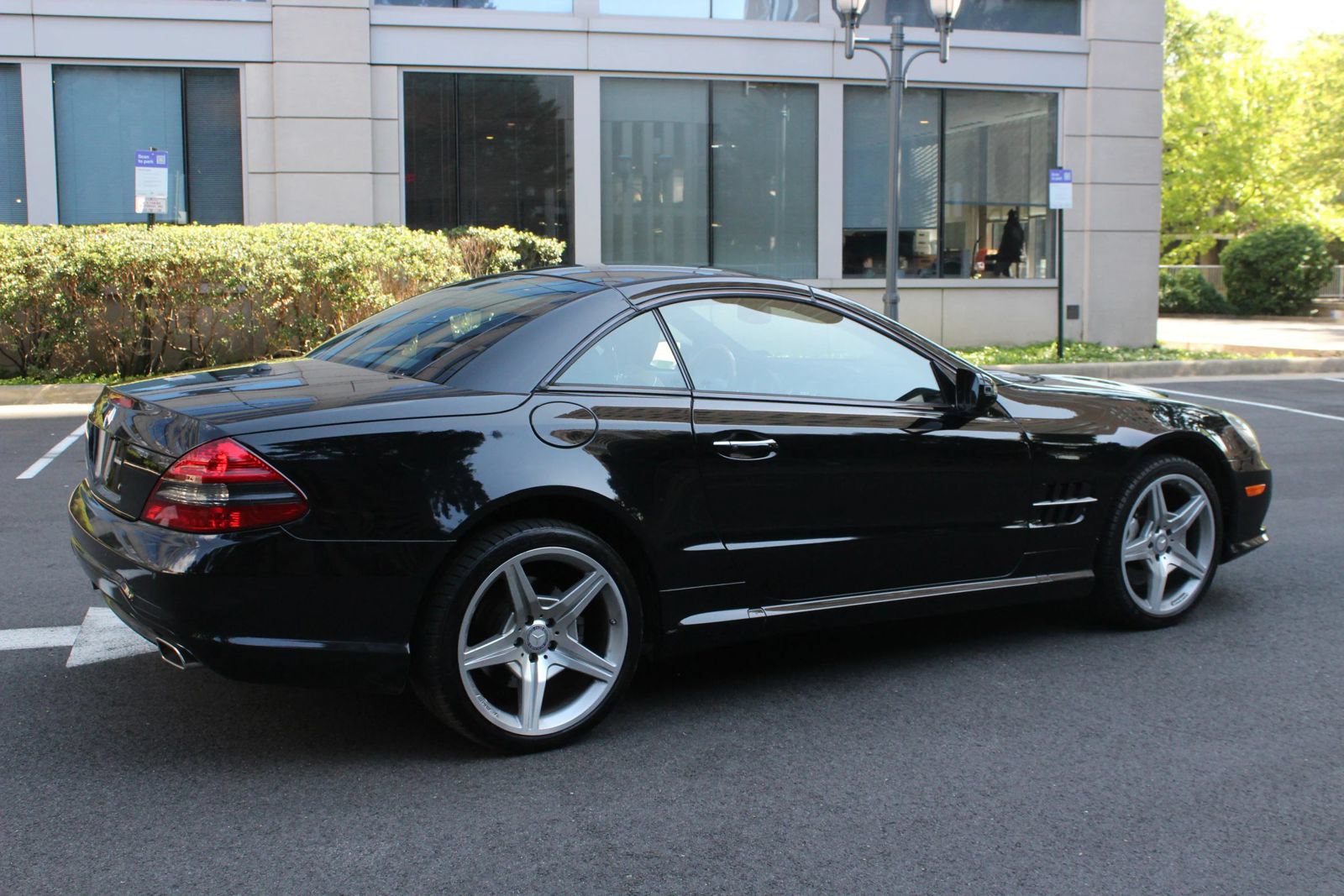 Used 2011 Mercedes-Benz SL 550 image 9