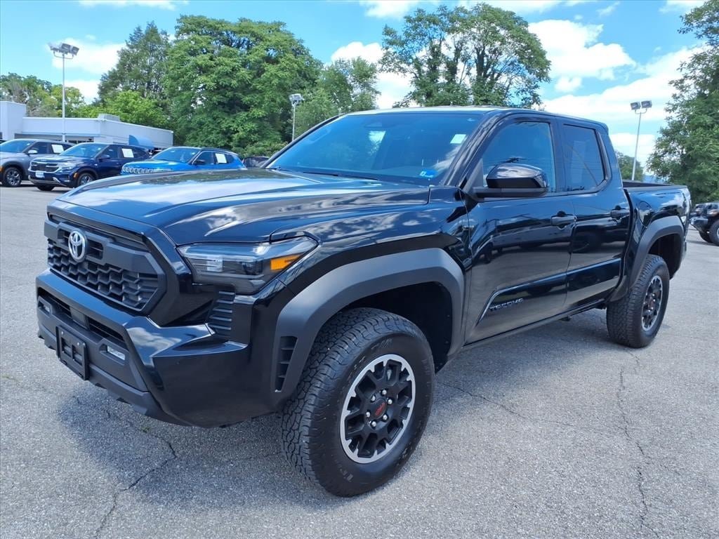 Used 2025 Toyota Tacoma TRD Off-Road AWD/4WD image 7