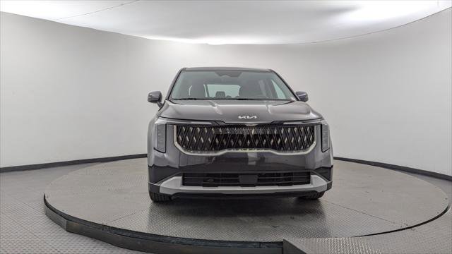 Used 2025 Kia Carnival LXS image 13