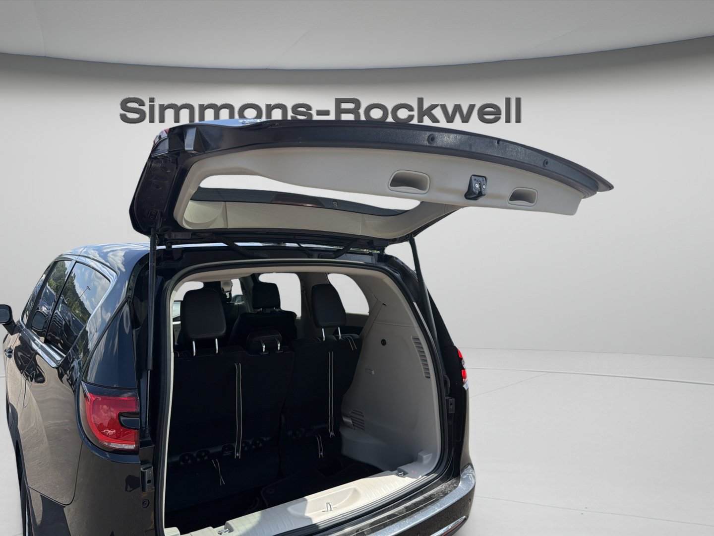 Used 2023 Chrysler Pacifica Touring-L FWD image 10