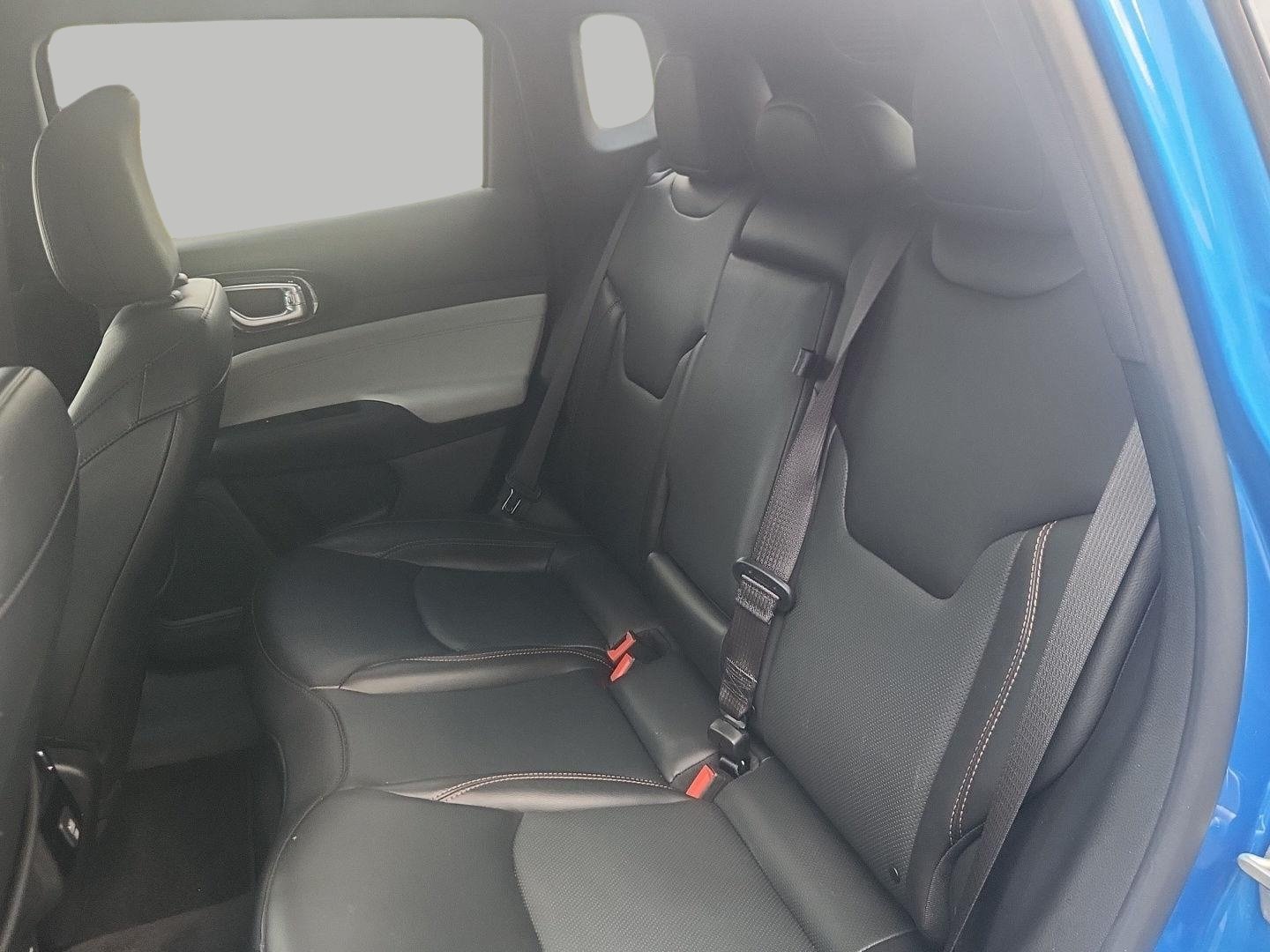 Used 2023 Jeep Compass Limited AWD/4WD image 15