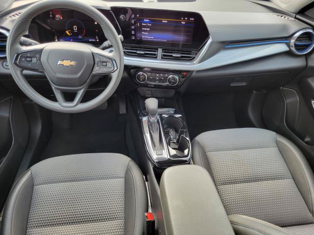 Used 2025 Chevrolet Trax LT FWD image 26