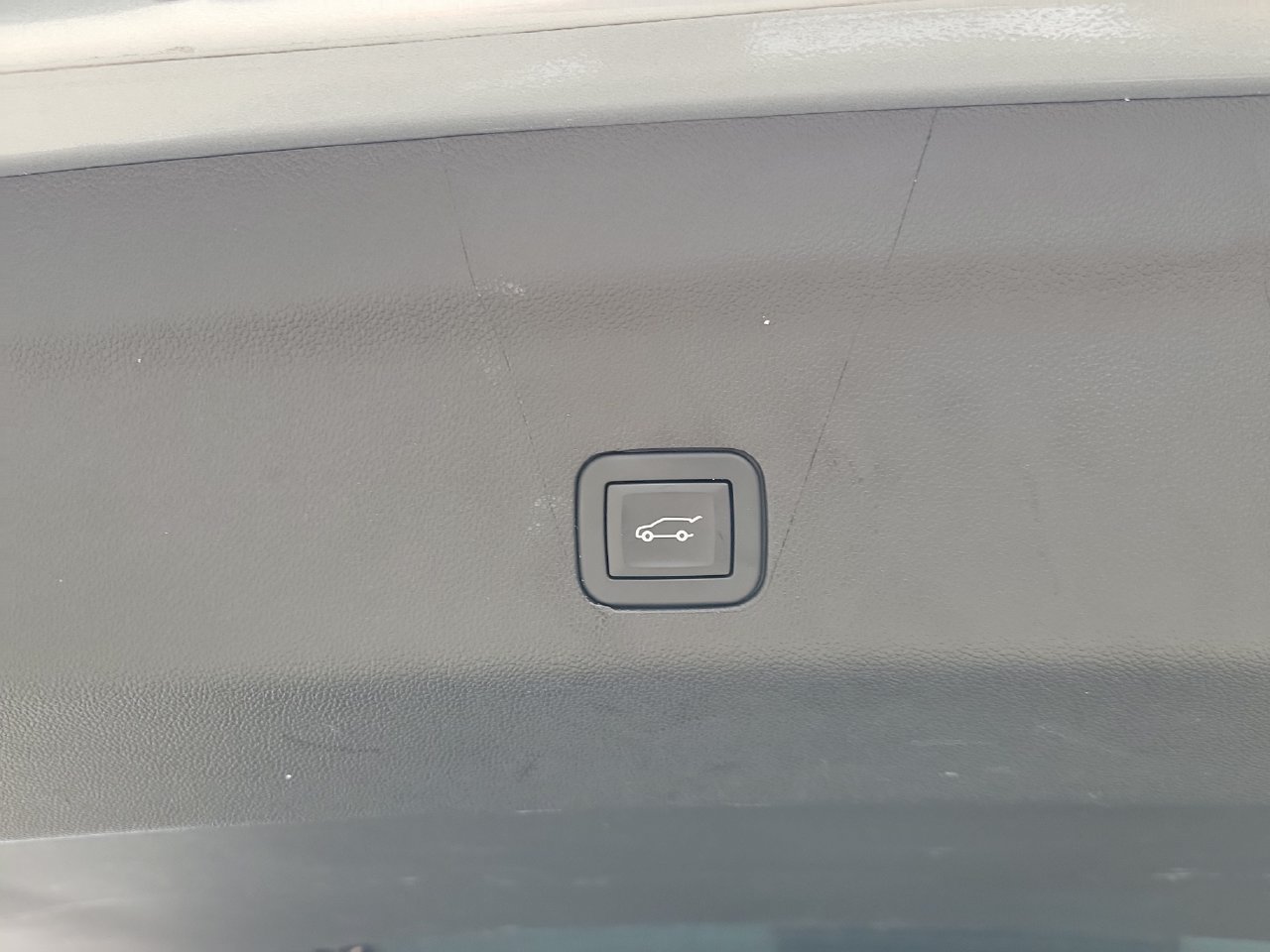 Certified 2025 Chevrolet Suburban Premier AWD/4WD image 10