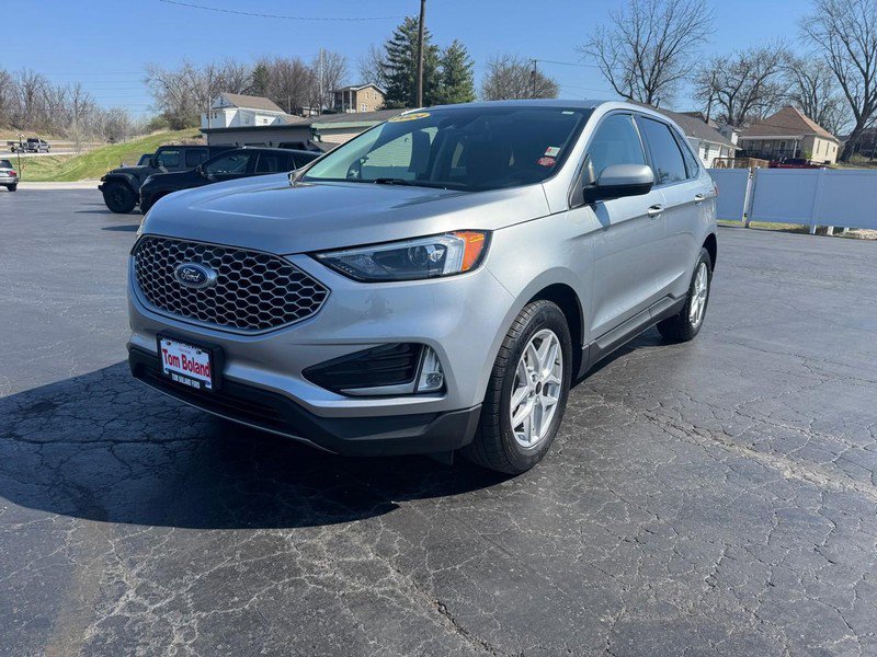 Used 2024 Ford Edge SEL w/ Convenience Package image 3