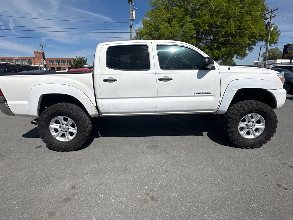 Used 2014 Toyota Tacoma 4x4 Double Cab w/ TRD Off-Road Package image 6