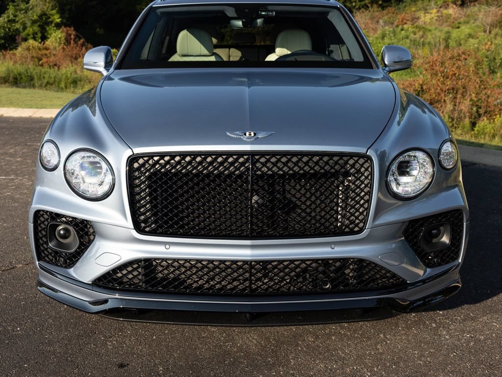 Used 2023 Bentley Bentayga AWD/4WD image 17
