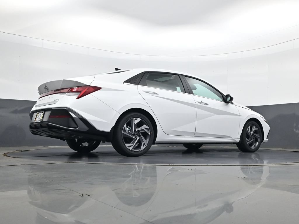 New 2026 Hyundai Elantra Limited FWD image 25