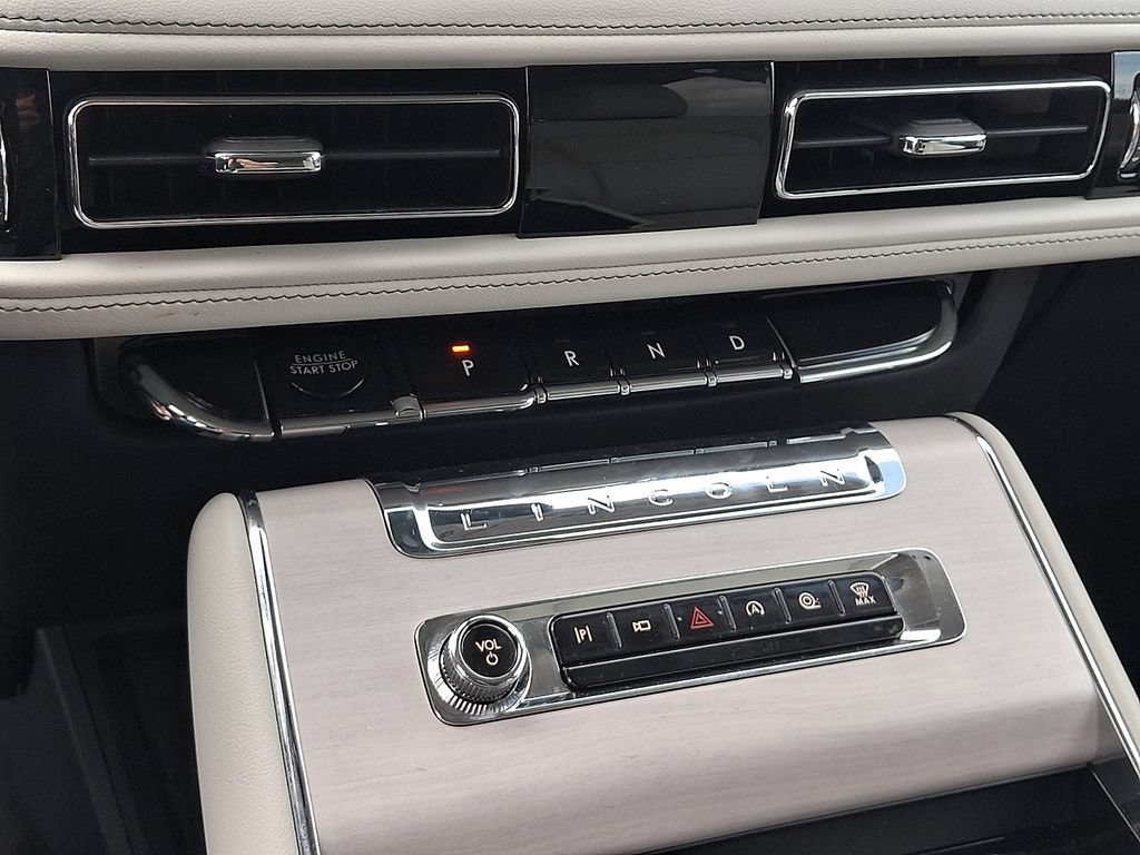 Used 2025 Lincoln Aviator Reserve w/ Illumination Package RWD image 15