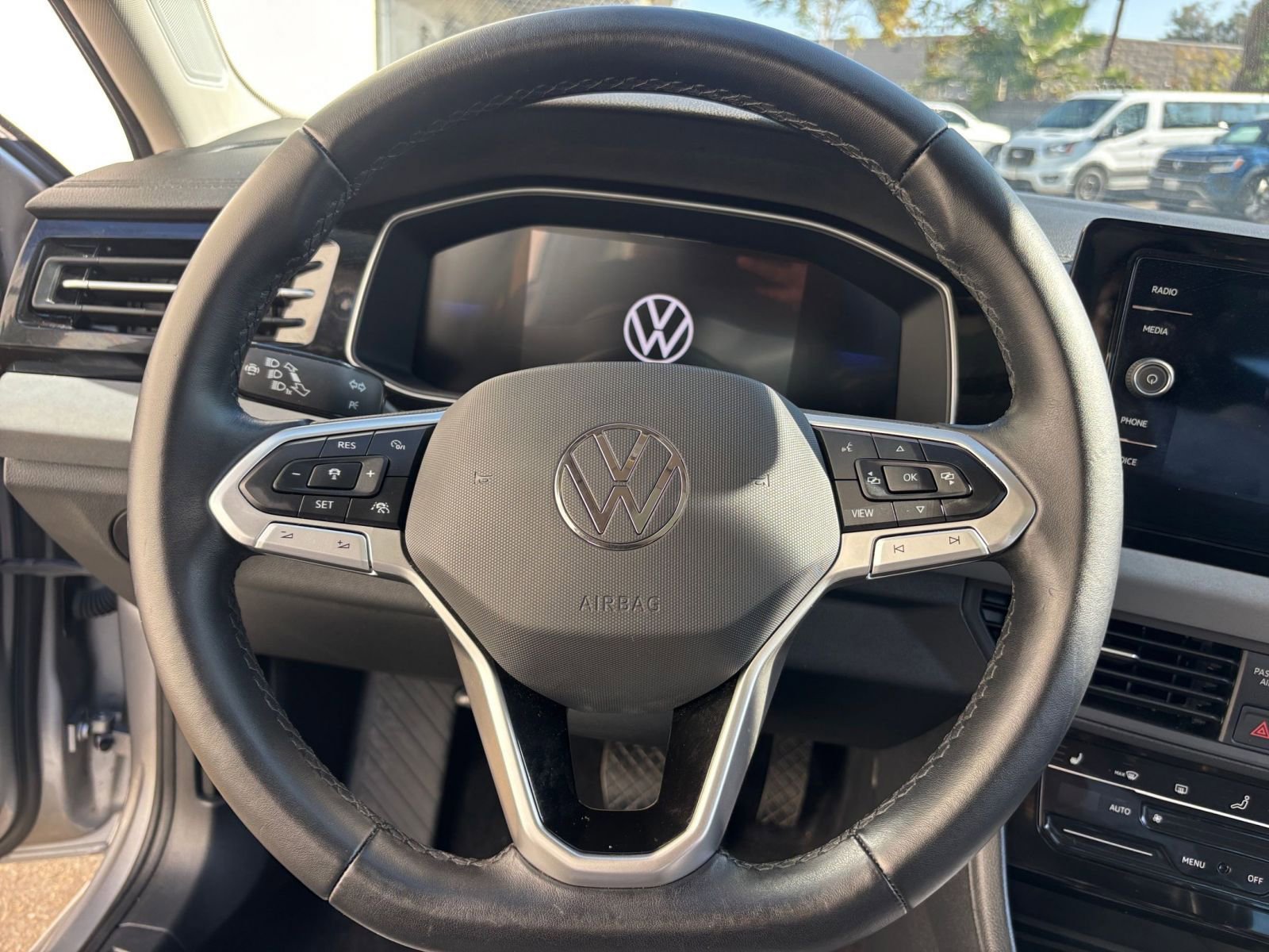 Used 2025 Volkswagen Jetta SE image 28