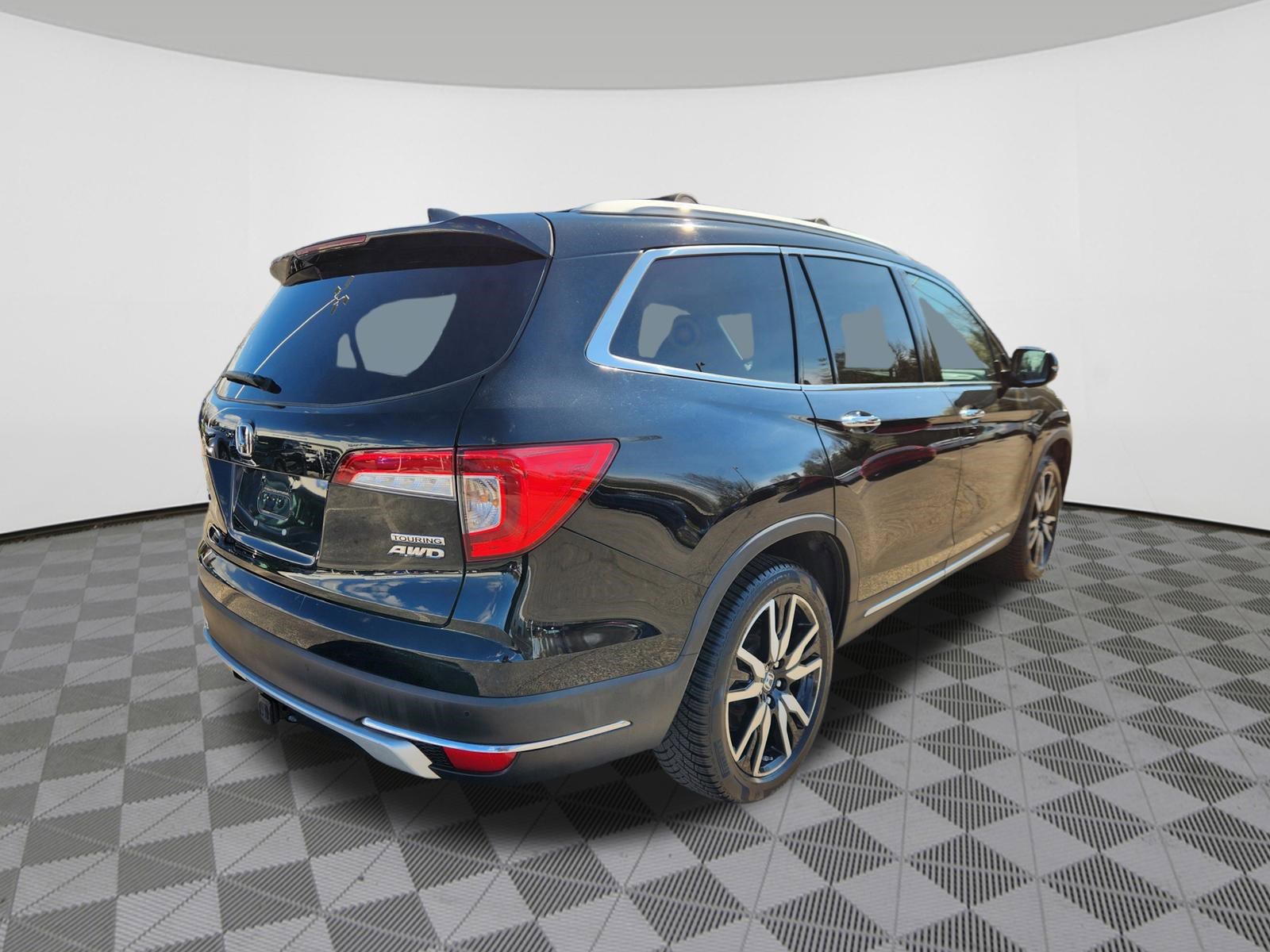 Used 2019 Honda Pilot Touring image 4