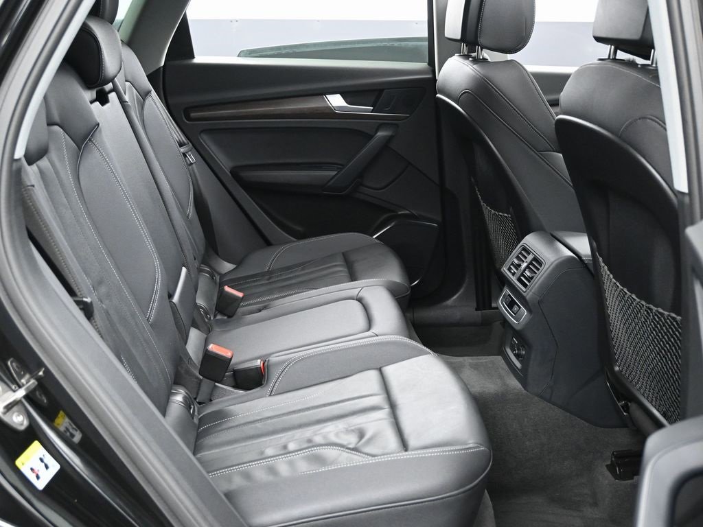 Used 2023 Audi Q5 e Premium w/ Convenience Package image 29