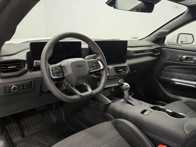 Used 2025 Ford Mustang GT RWD image 18