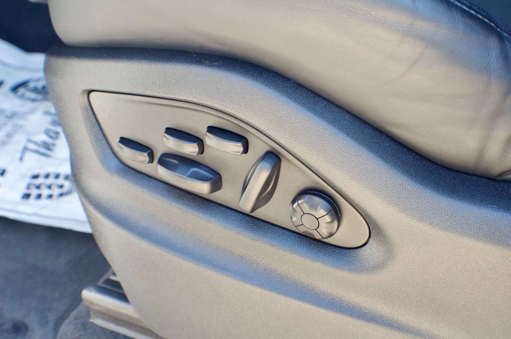 Used 2023 Porsche Cayenne Platinum Edition AWD/4WD image 36