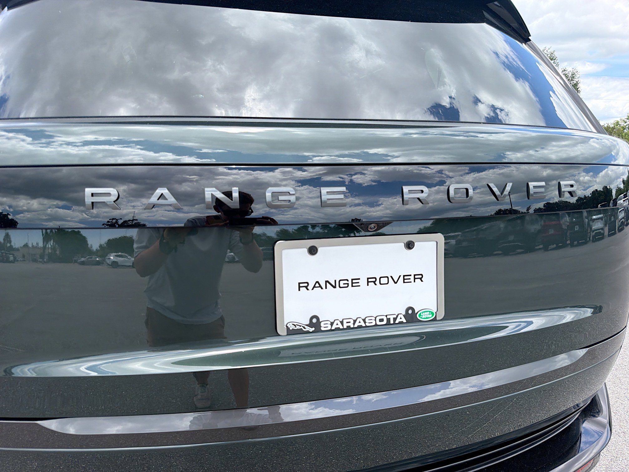 New 2026 Land Rover Range Rover Long Wheelbase SE AWD/4WD image 11