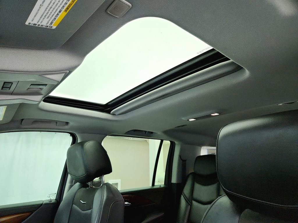 Used 2019 Cadillac Escalade ESV Luxury image 11