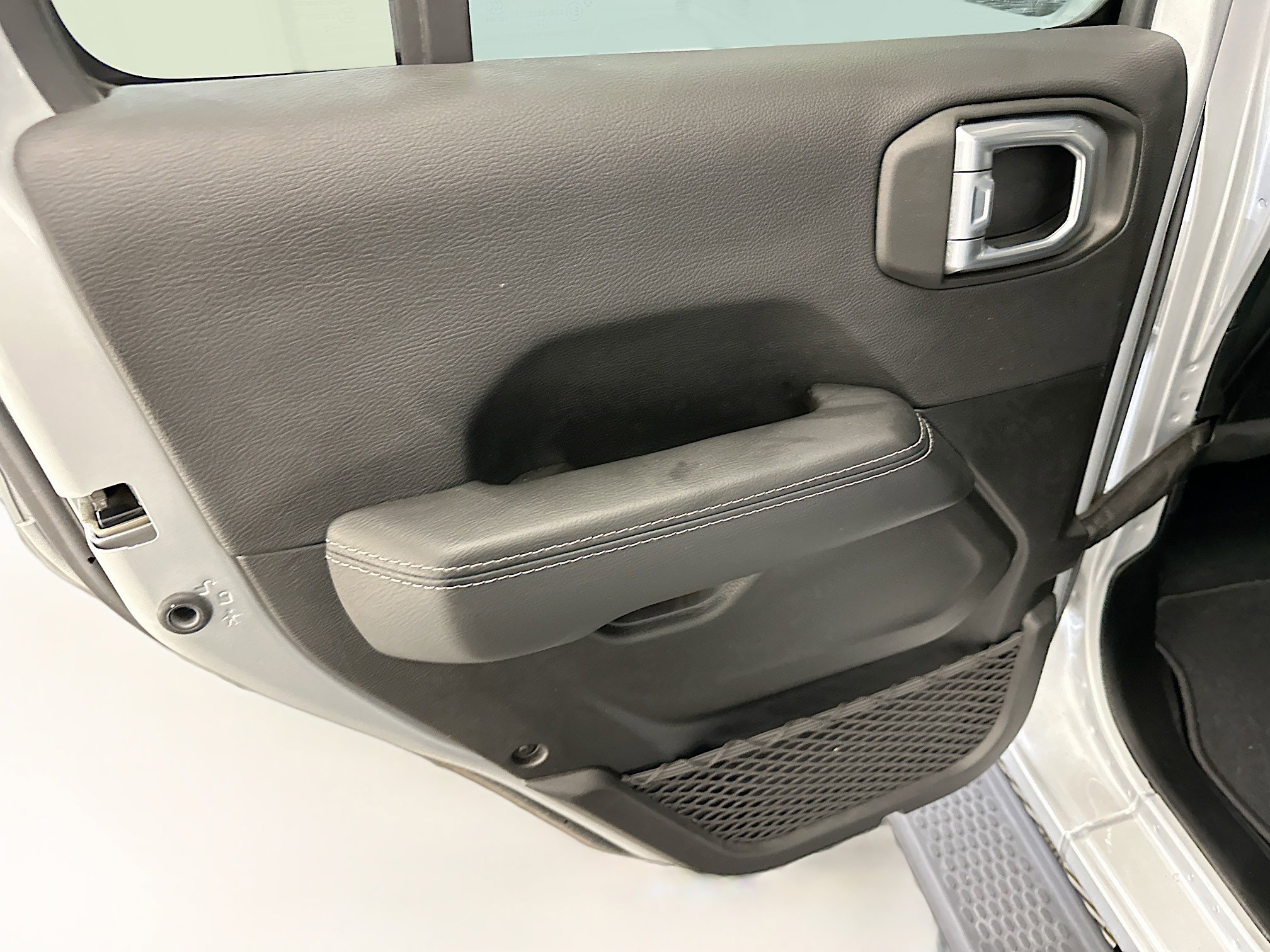 Used 2022 Jeep Wrangler Sahara image 27