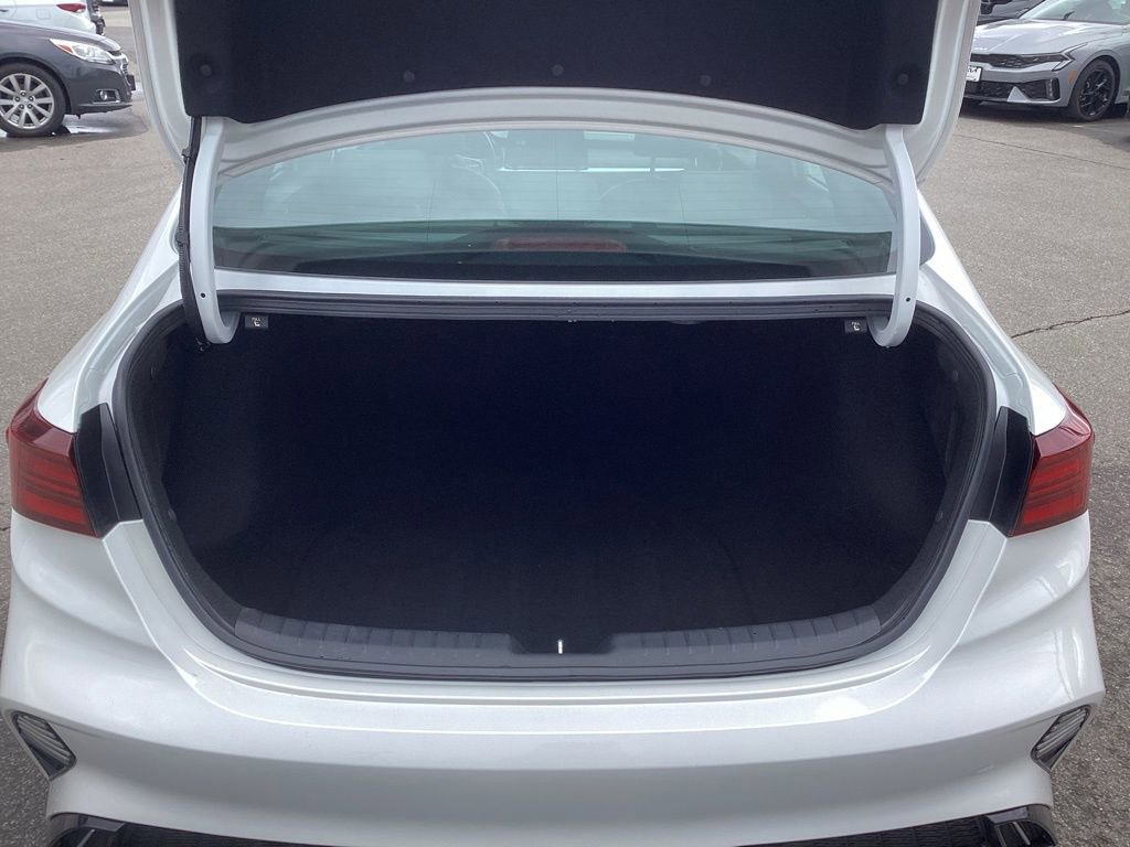 Used 2024 Kia Forte GT-Line w/ GT-Line Premium Package FWD image 9