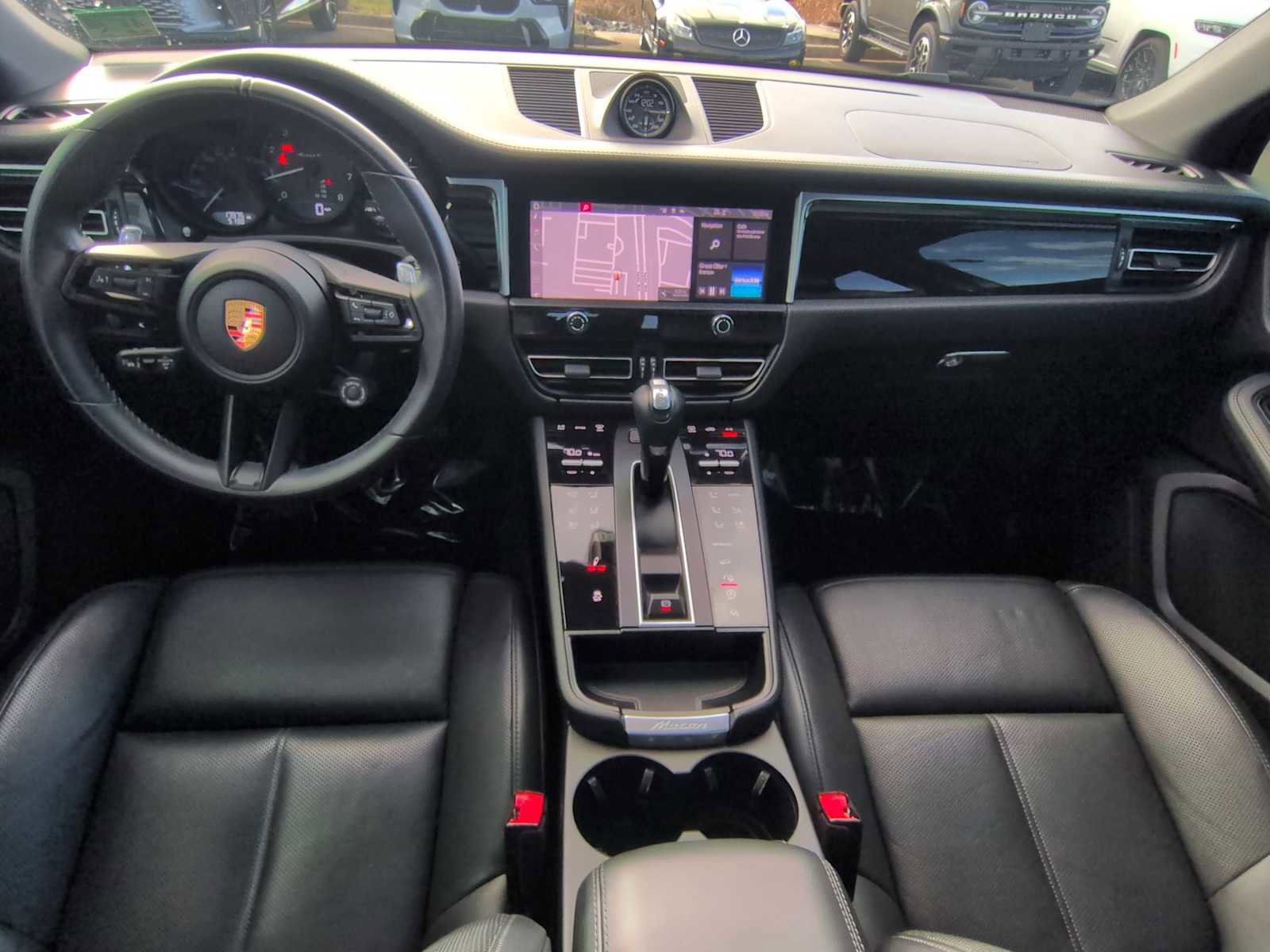 Used 2023 Porsche Macan Turbo image 16