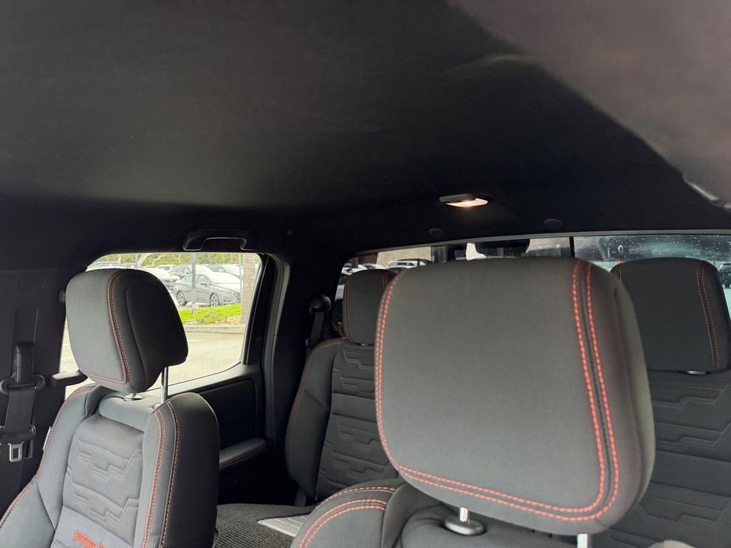 Used 2025 Nissan Frontier Pro-X w/ Pro Convenience Package image 16