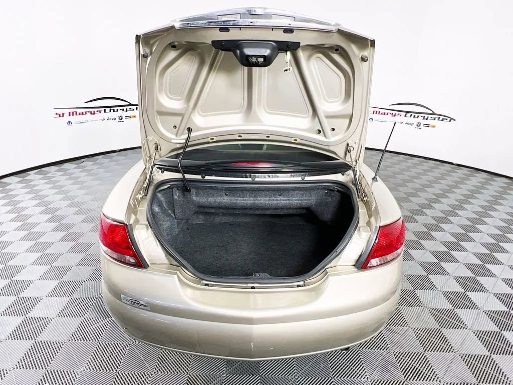 Used 2002 Chrysler Sebring LXi image 25