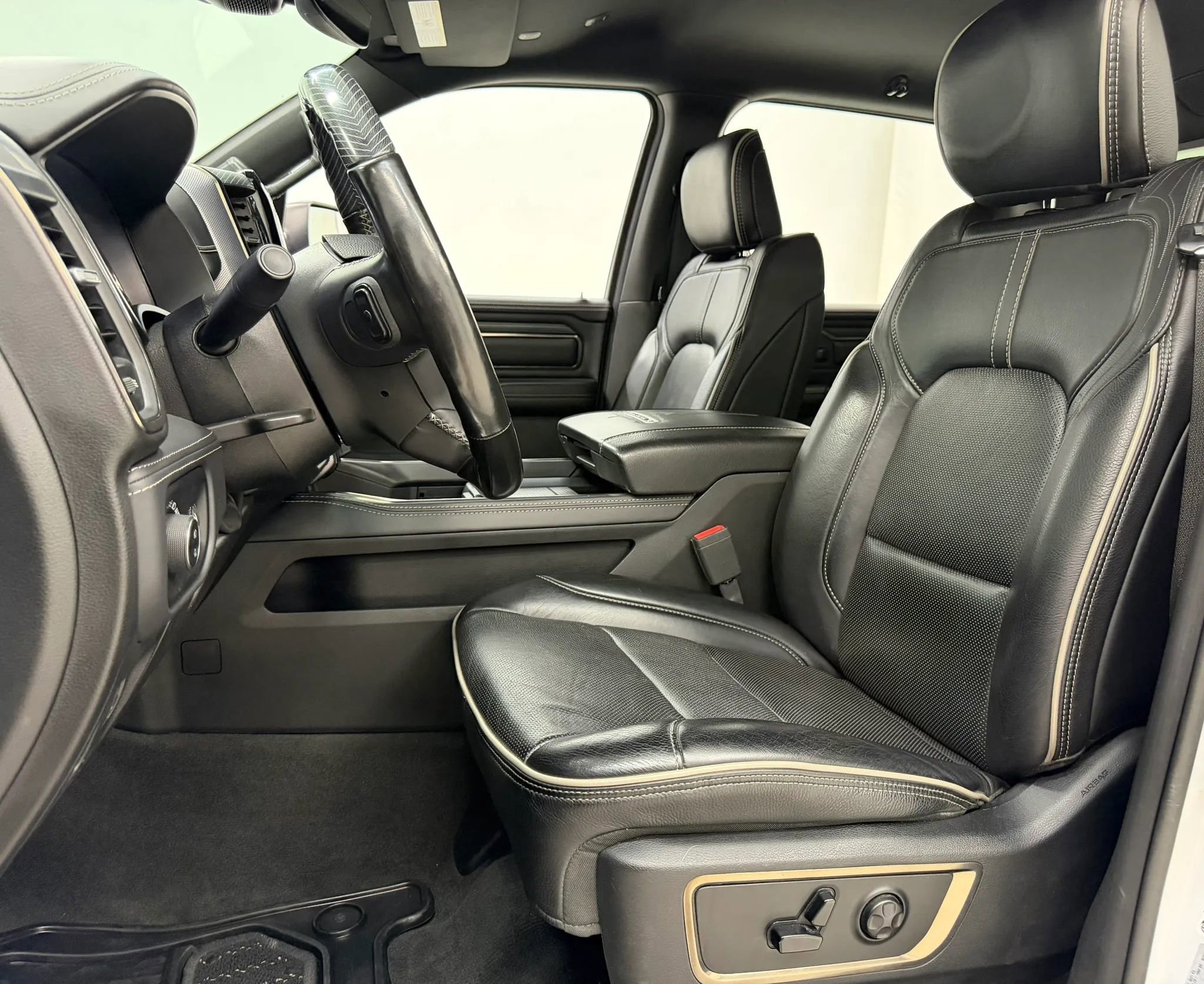 Used 2021 RAM 1500 Limited w/ Body Color Bumper Group AWD/4WD image 15