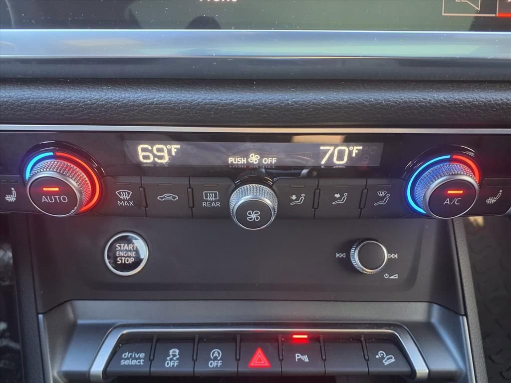 Used 2024 Audi Q3 2.0T Premium Plus w/ Premium Plus Package image 18