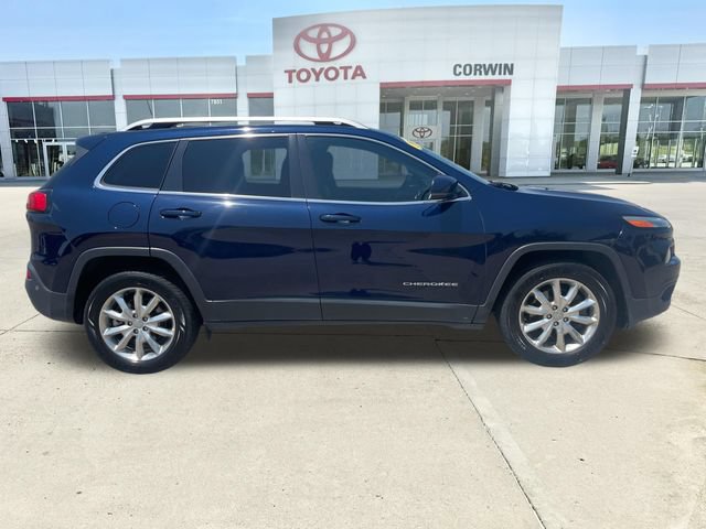 Used 2016 Jeep Cherokee Limited w/ Luxury Group AWD/4WD image 6