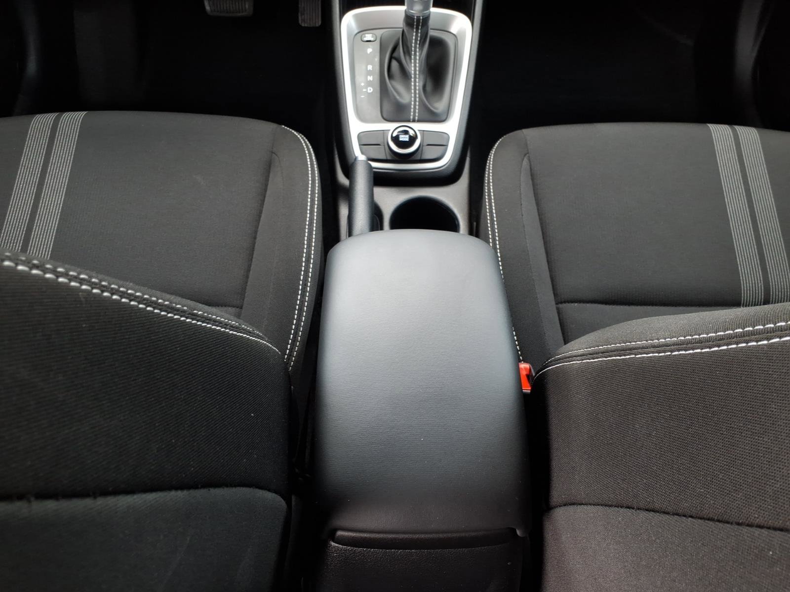 Certified 2025 Hyundai Venue SEL image 18