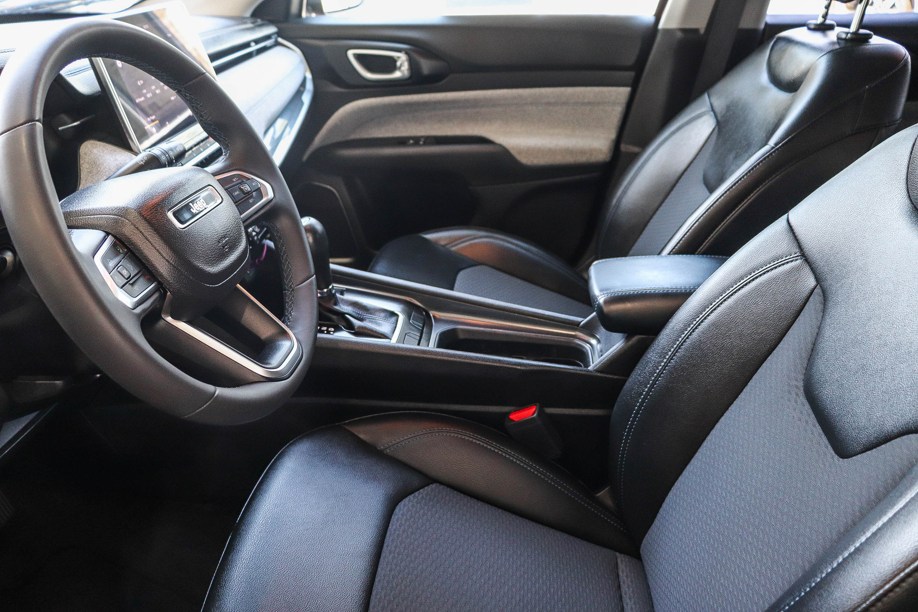 Used 2022 Jeep Compass Latitude FWD image 22
