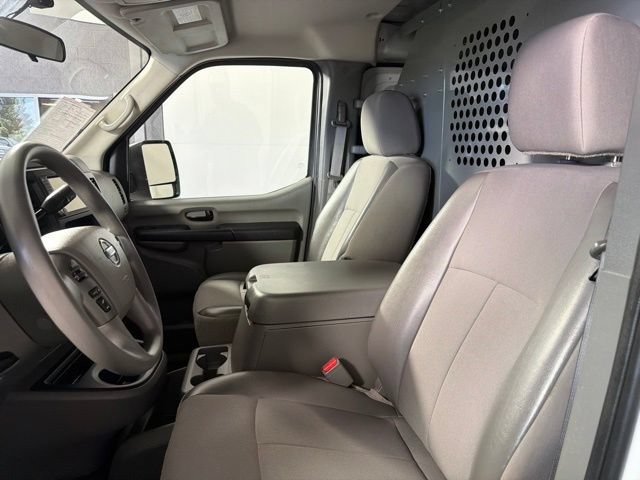 Used 2020 Nissan NV 2500 SV w/ Back Door Glass Package RWD image 21