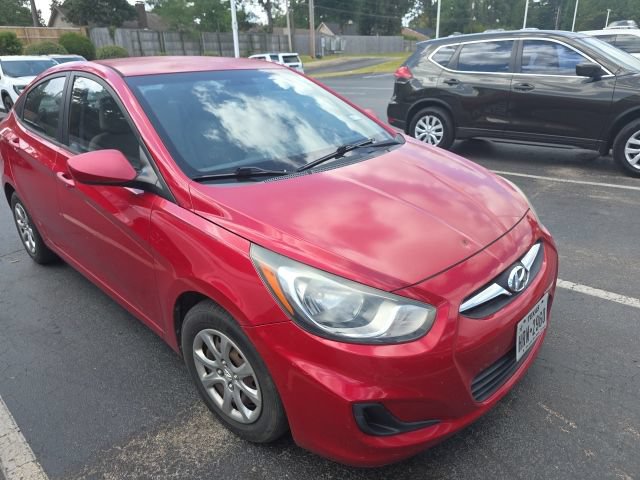 Used 2013 Hyundai Accent GLS FWD image 3