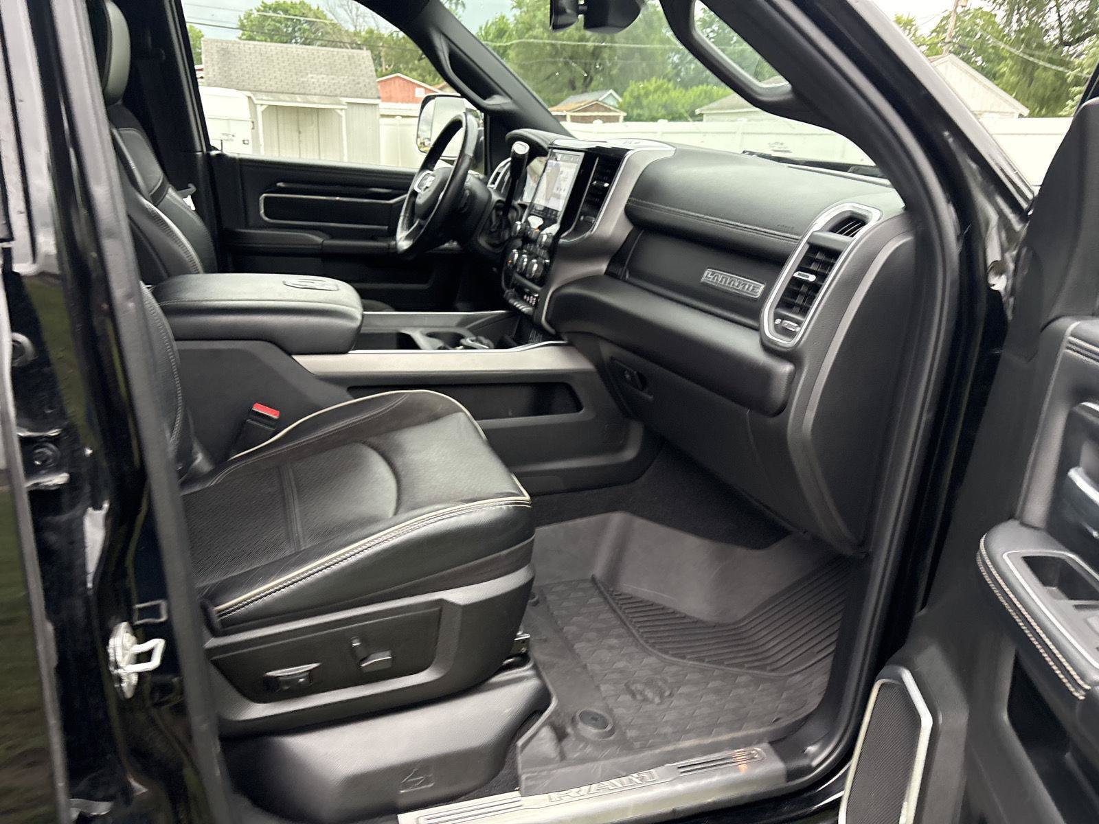 Used 2022 RAM 3500 Laramie AWD/4WD image 13