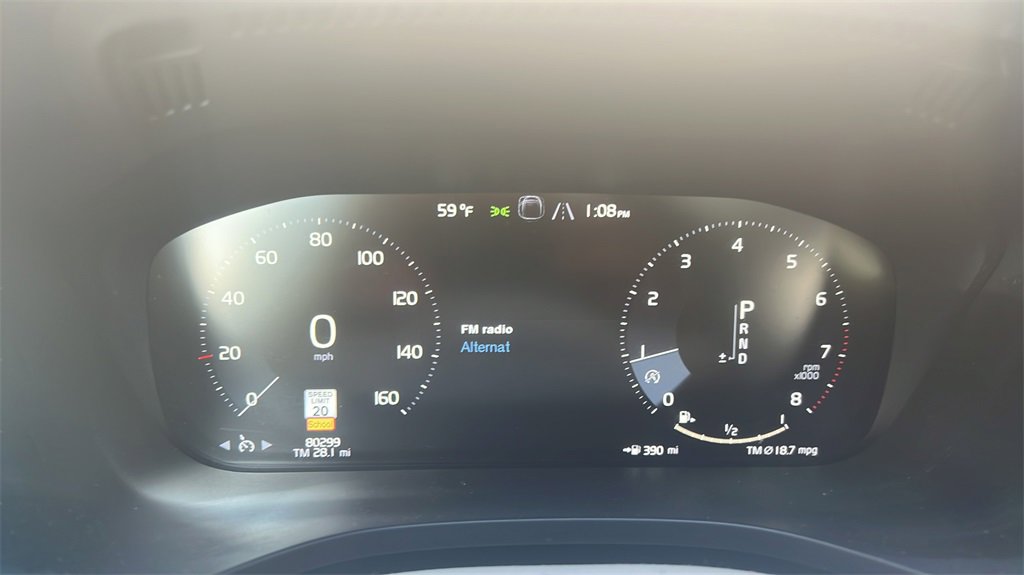 Used 2018 Volvo XC60 T5 Momentum w/ Vision Package image 19