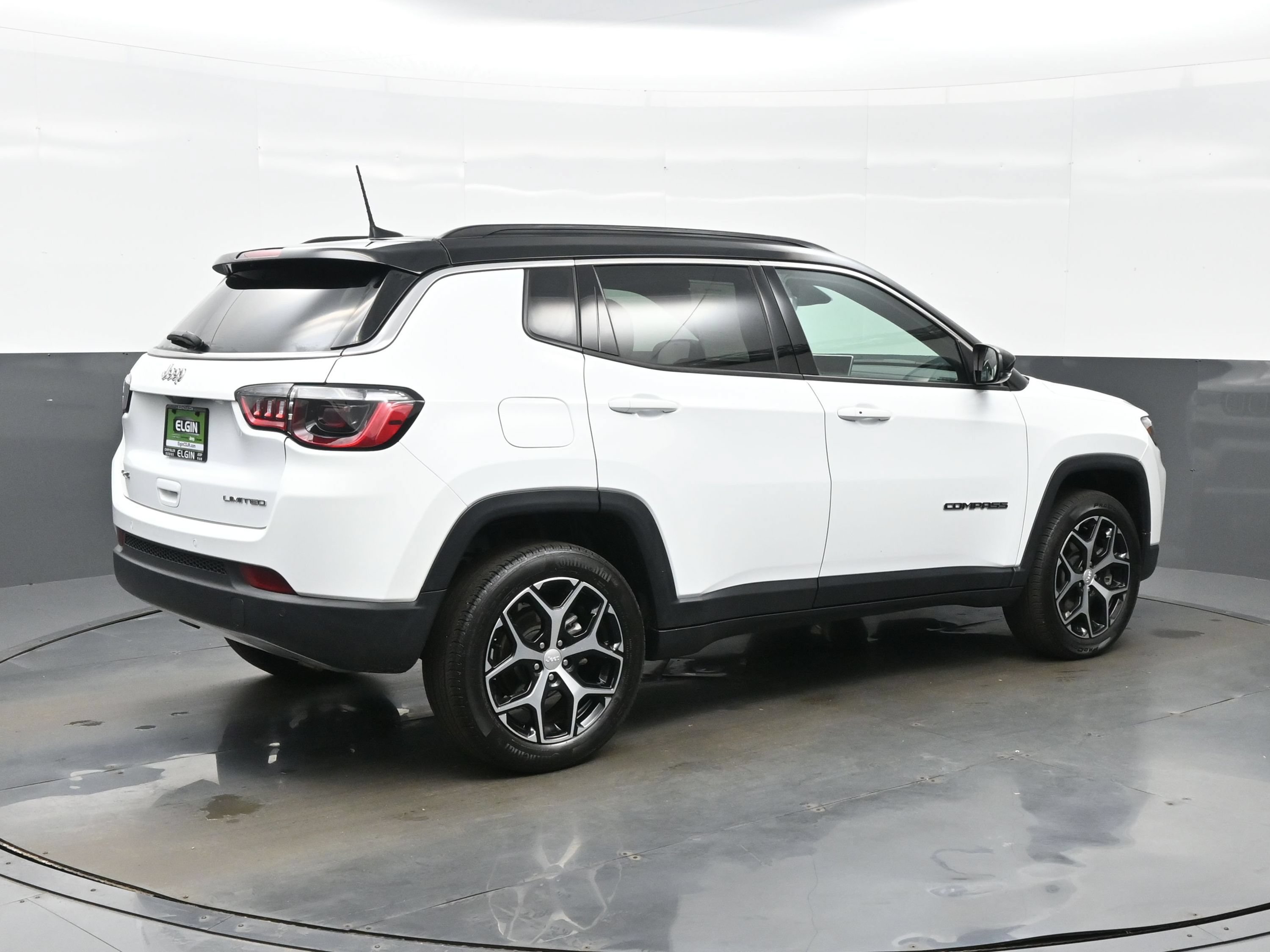 Used 2024 Jeep Compass Limited AWD/4WD image 8