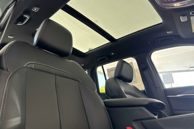 New 2026 Jeep Grand Cherokee Limited w/ Limited Altitude Package AWD/4WD image 14