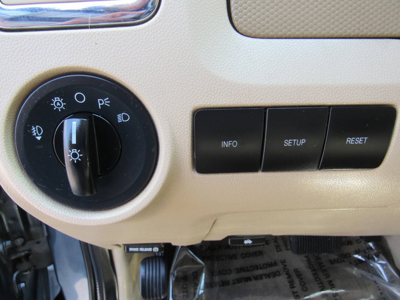Used 2010 Ford Escape Limited FWD image 27