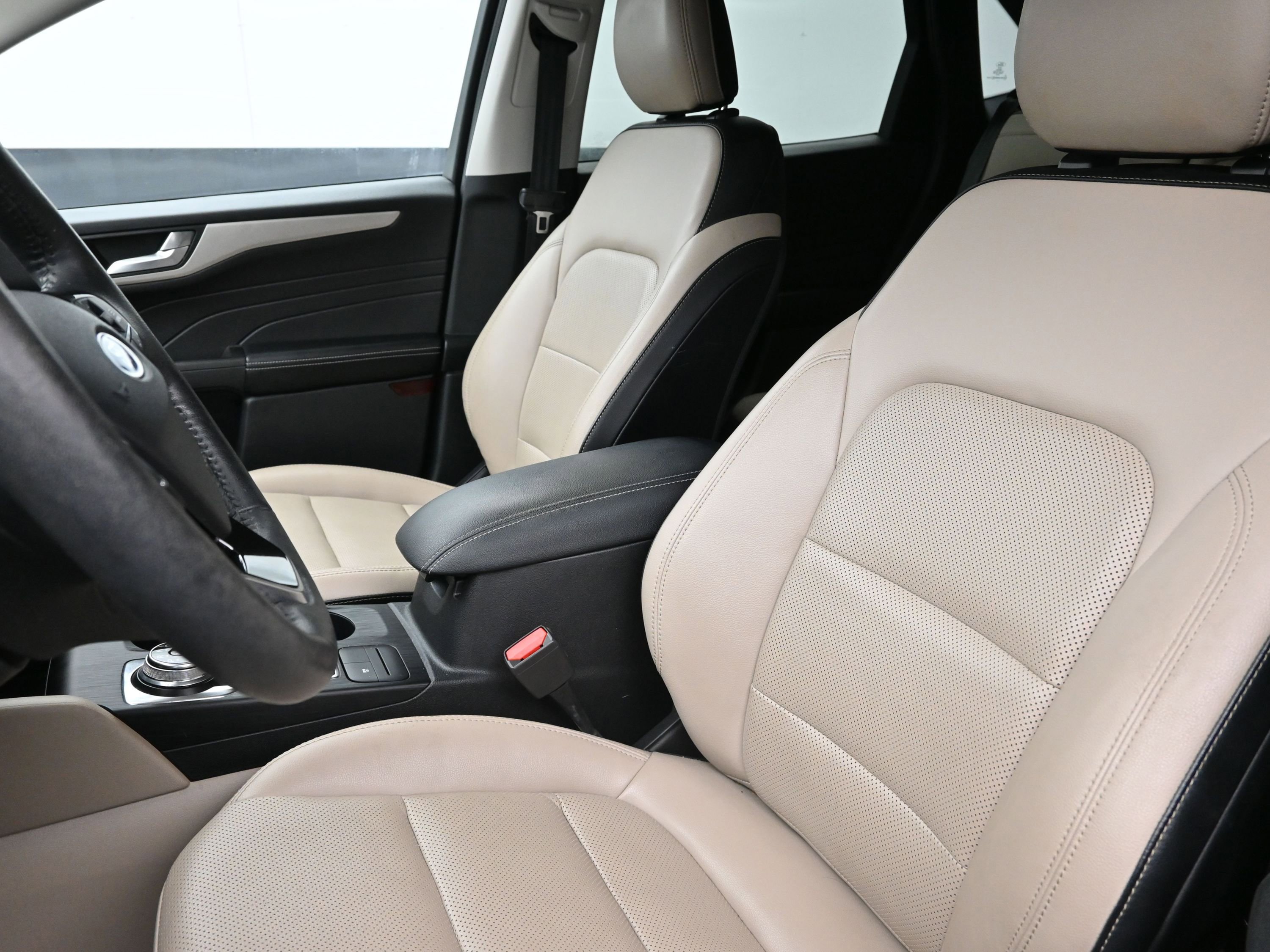 Used 2021 Ford Escape SEL image 11