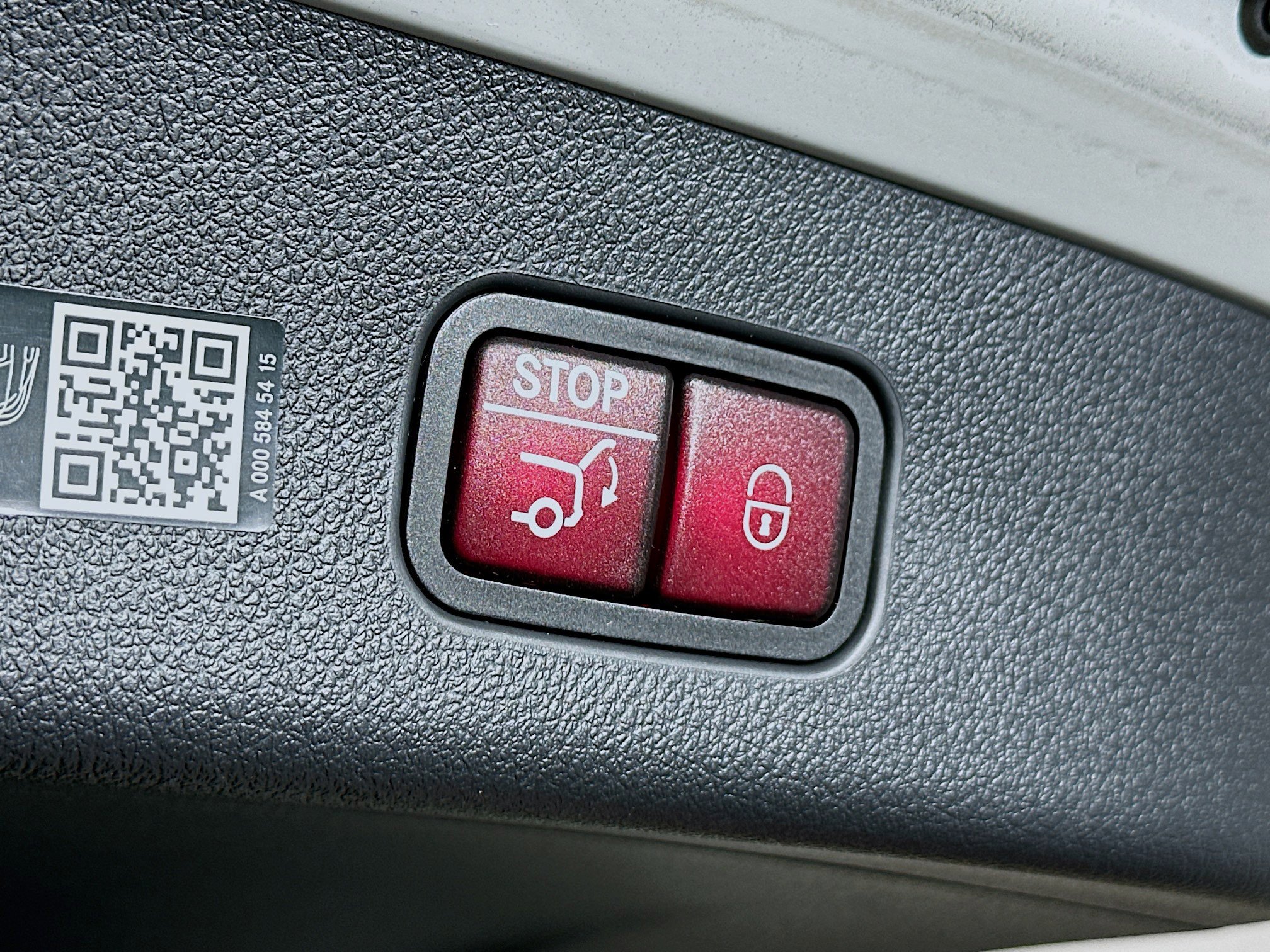 Used 2025 Mercedes-Benz GLC 300 image 28