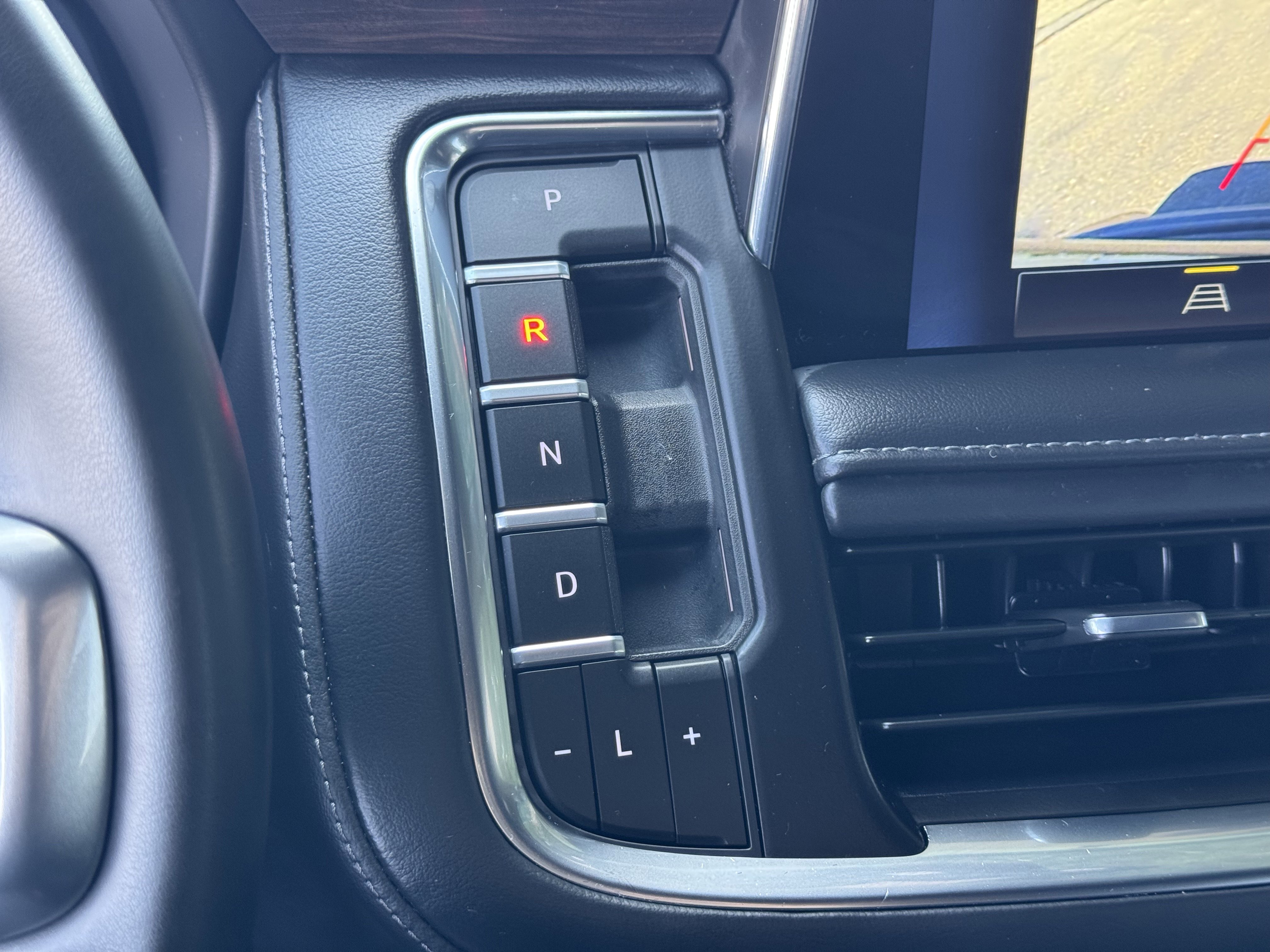 Used 2024 Chevrolet Tahoe LT image 33