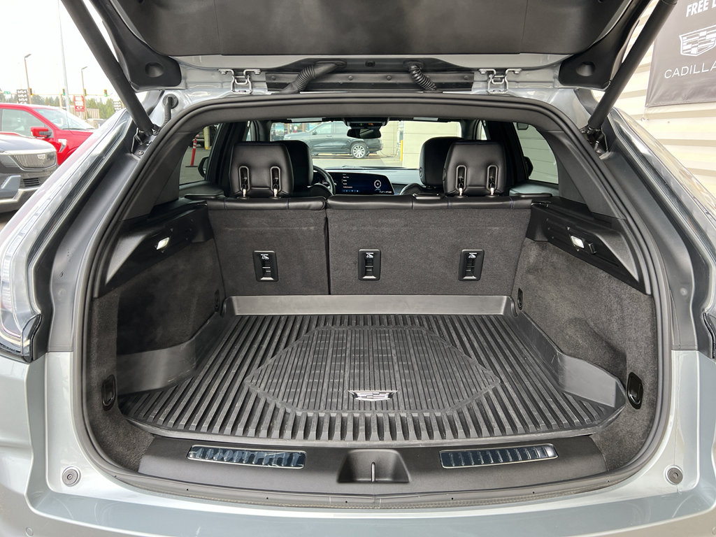 Used 2025 Cadillac XT4 Sport image 15