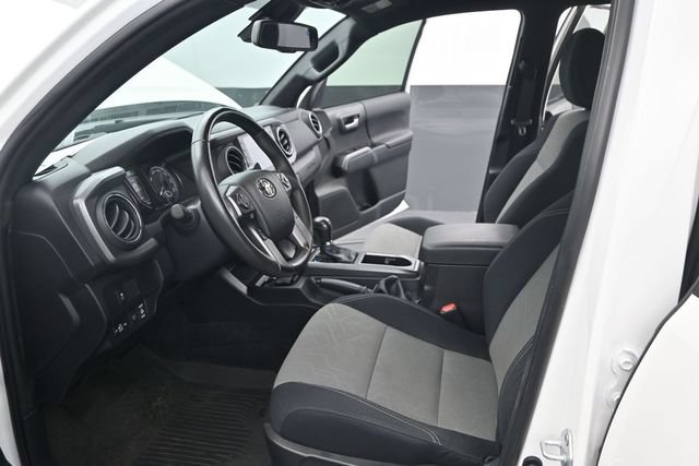 Used 2023 Toyota Tacoma TRD Off-Road w/ Black Out Package (TMS) AWD/4WD image 4