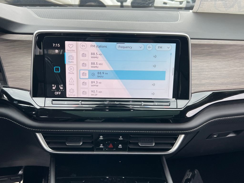 New 2026 Volkswagen Atlas SEL Premium R-Line image 17