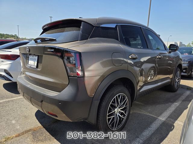 Used 2026 Nissan Kicks SV w/ SV Premium Package FWD image 3