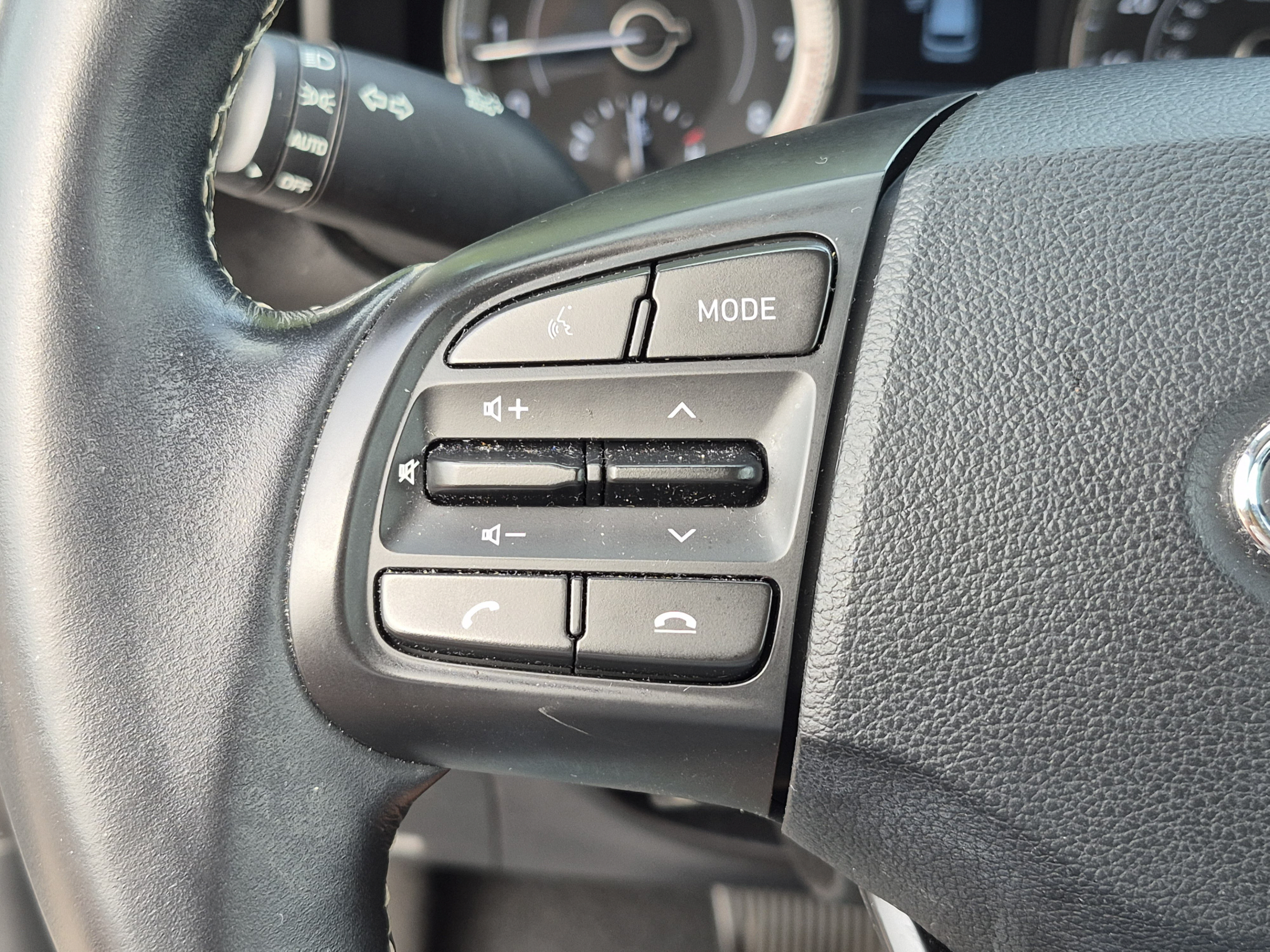 Certified 2022 Hyundai Venue Limited FWD image 26
