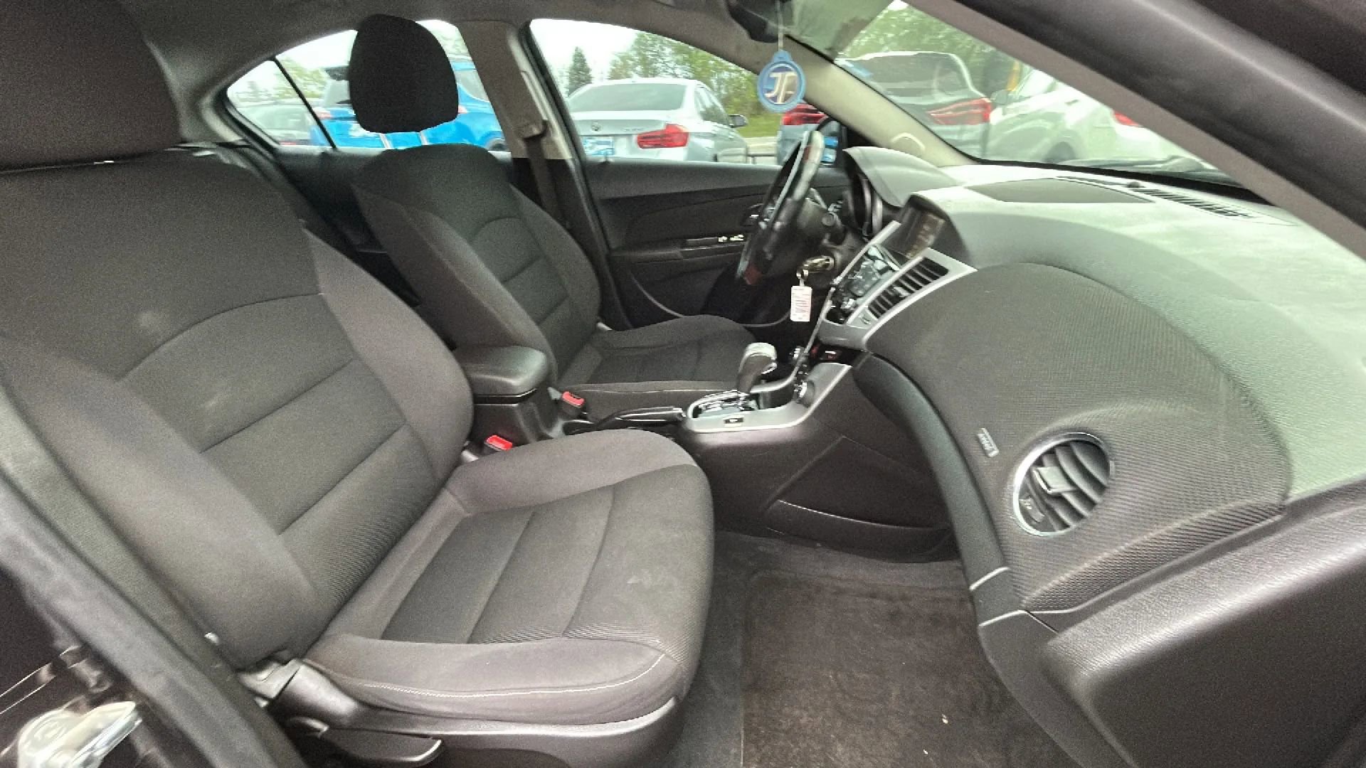 Used 2016 Chevrolet Cruze LT image 35