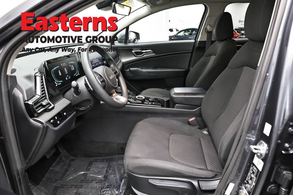 Used 2023 Kia Sportage LX AWD/4WD image 13