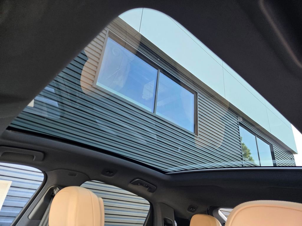 New 2026 Porsche Cayenne Coupe image 21