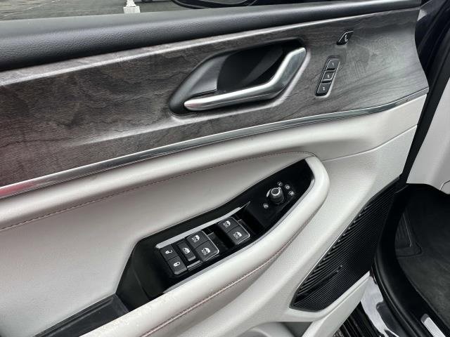 Used 2022 Jeep Grand Cherokee Overland image 18