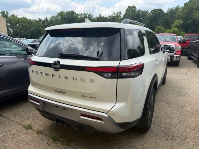 Used 2024 Nissan Pathfinder SV AWD/4WD image 4