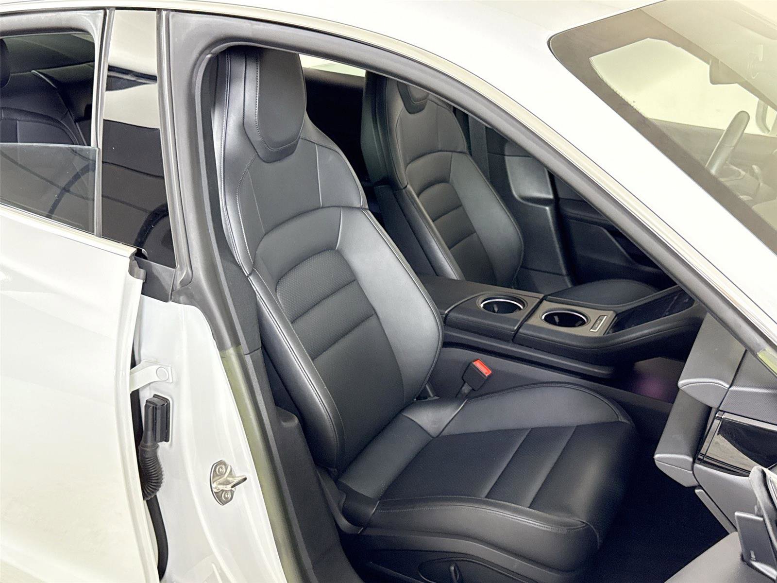 Used 2023 Porsche Taycan 4S image 30